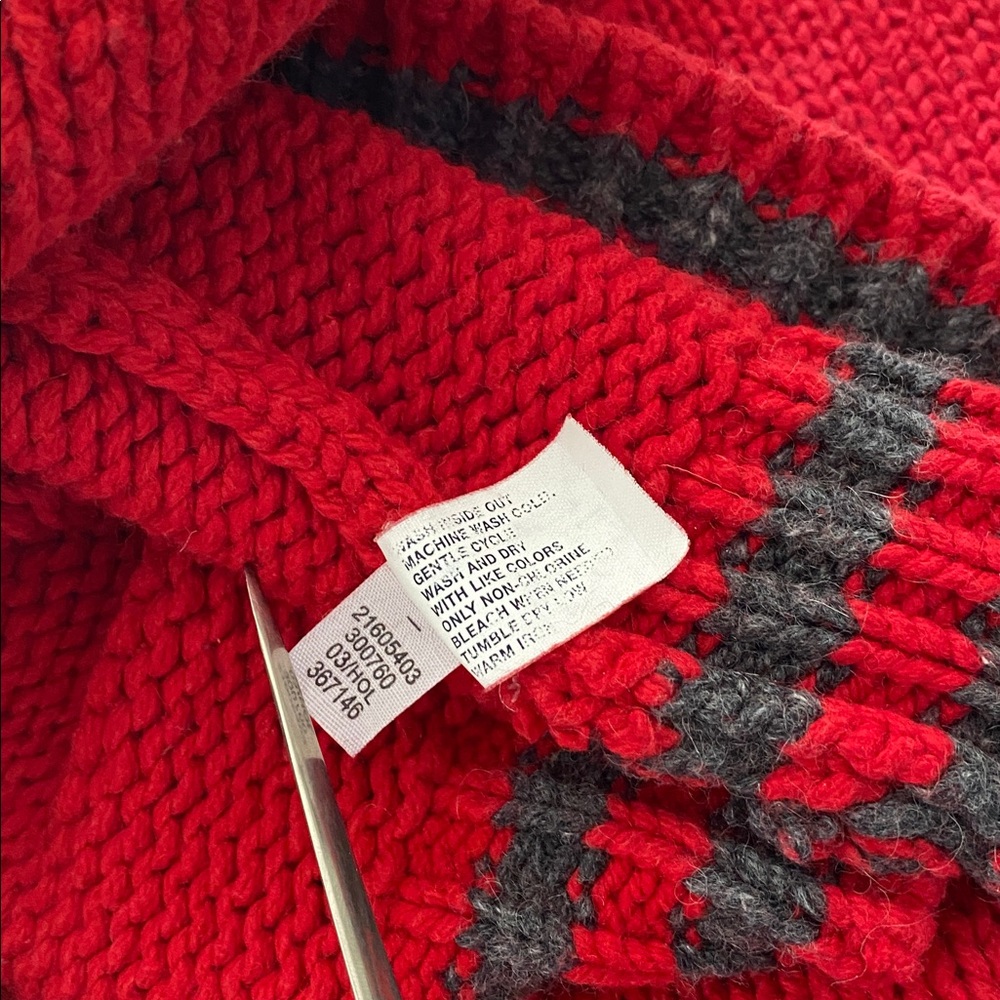 GAP kids XL Red Snowflake Crew Neck Sweater Perfect for pictures/ flaws - Picture 11 of 12